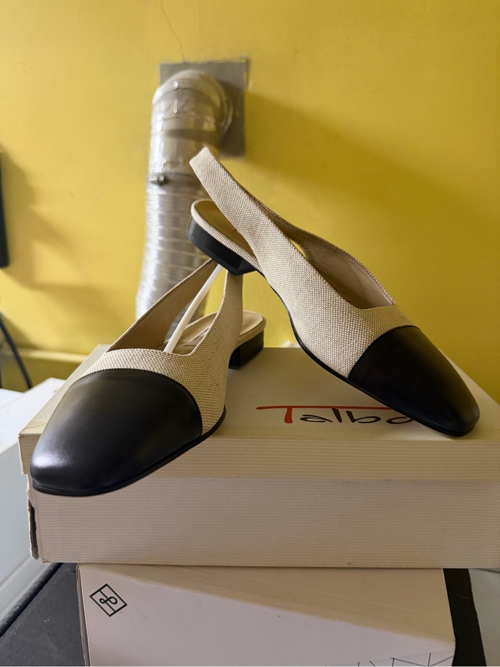 Talbots Two-Tone Slingback Flats in Black and Beige Canvas